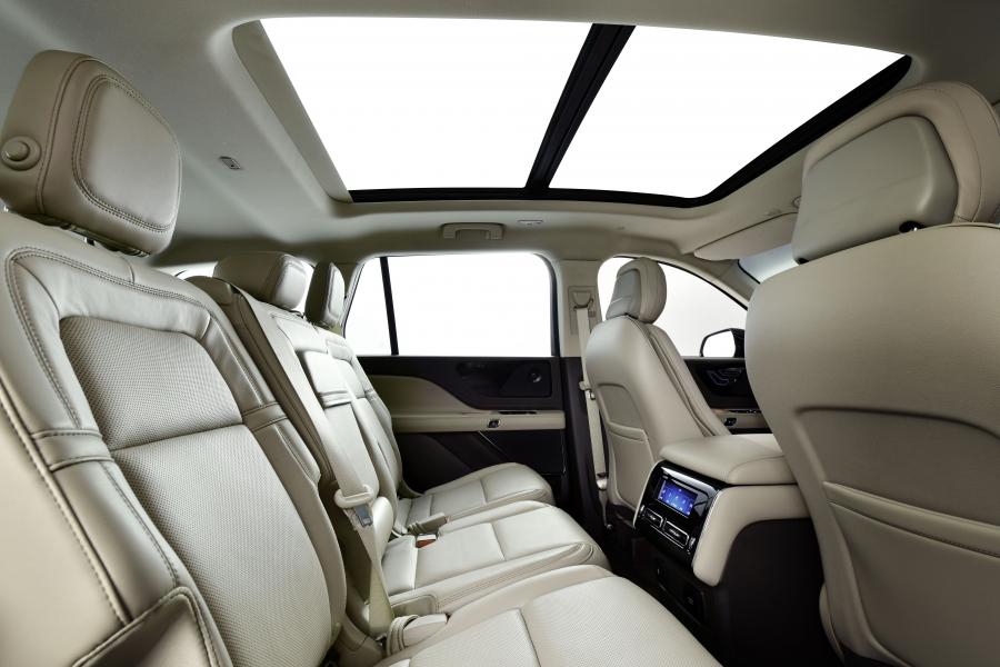 Интерьер Lincoln Aviator 2019 года  (CN) (фото 14 из 18)